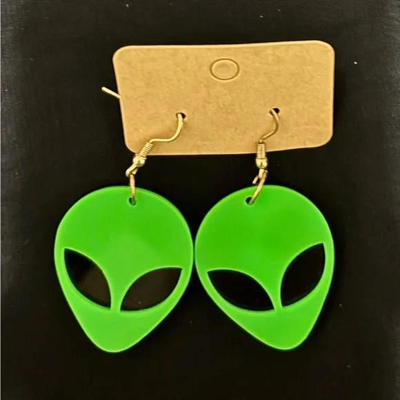 Green Alien Face Earrings - Picture 1 of 1